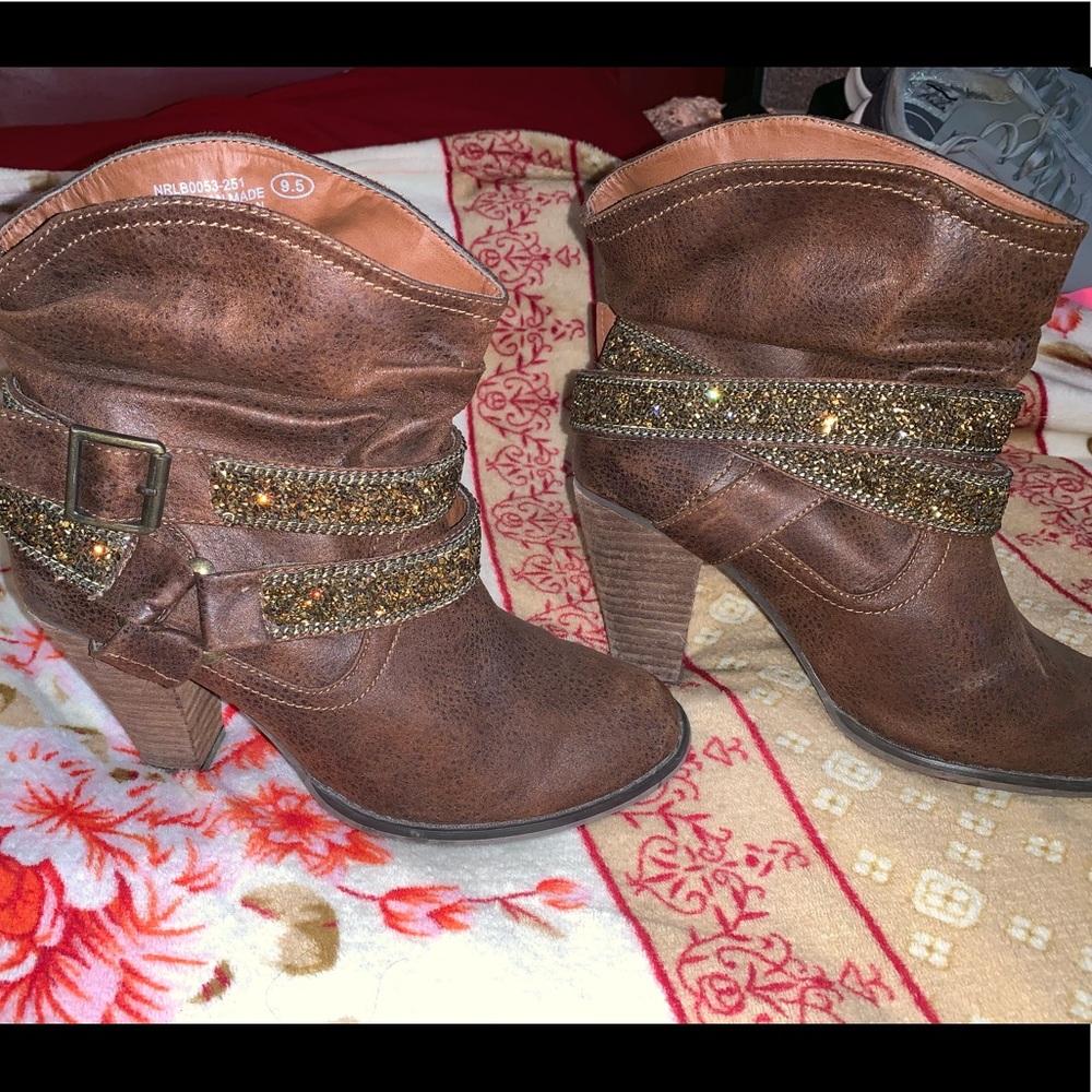 Brown booties - Picture 2 of 4